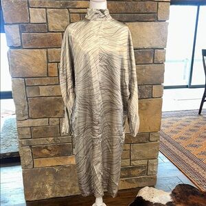Harve Benard Cream Multicolor Patterned Dress NWOT Satiny batwing Loose Sz 14